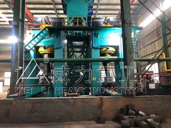 1600噸框架式粒子鋼熱壓成型液壓機